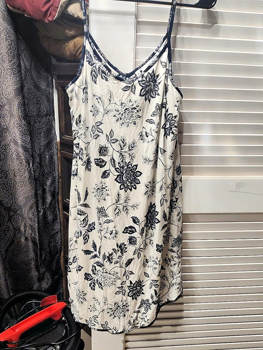 SOMA Floral slip Dress in White & Blue Size Medium Like New